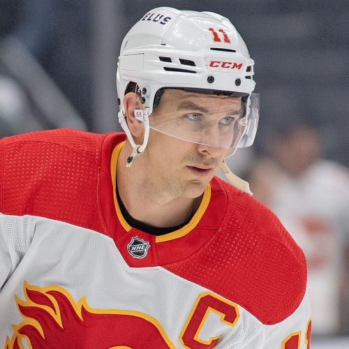 Mikael-Backlund-CAA-Hockey